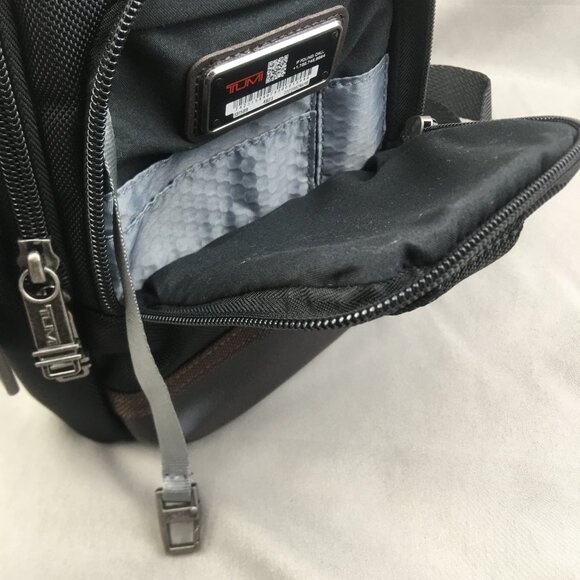 TUMI SLING BAG In black - Picture 10 of 11